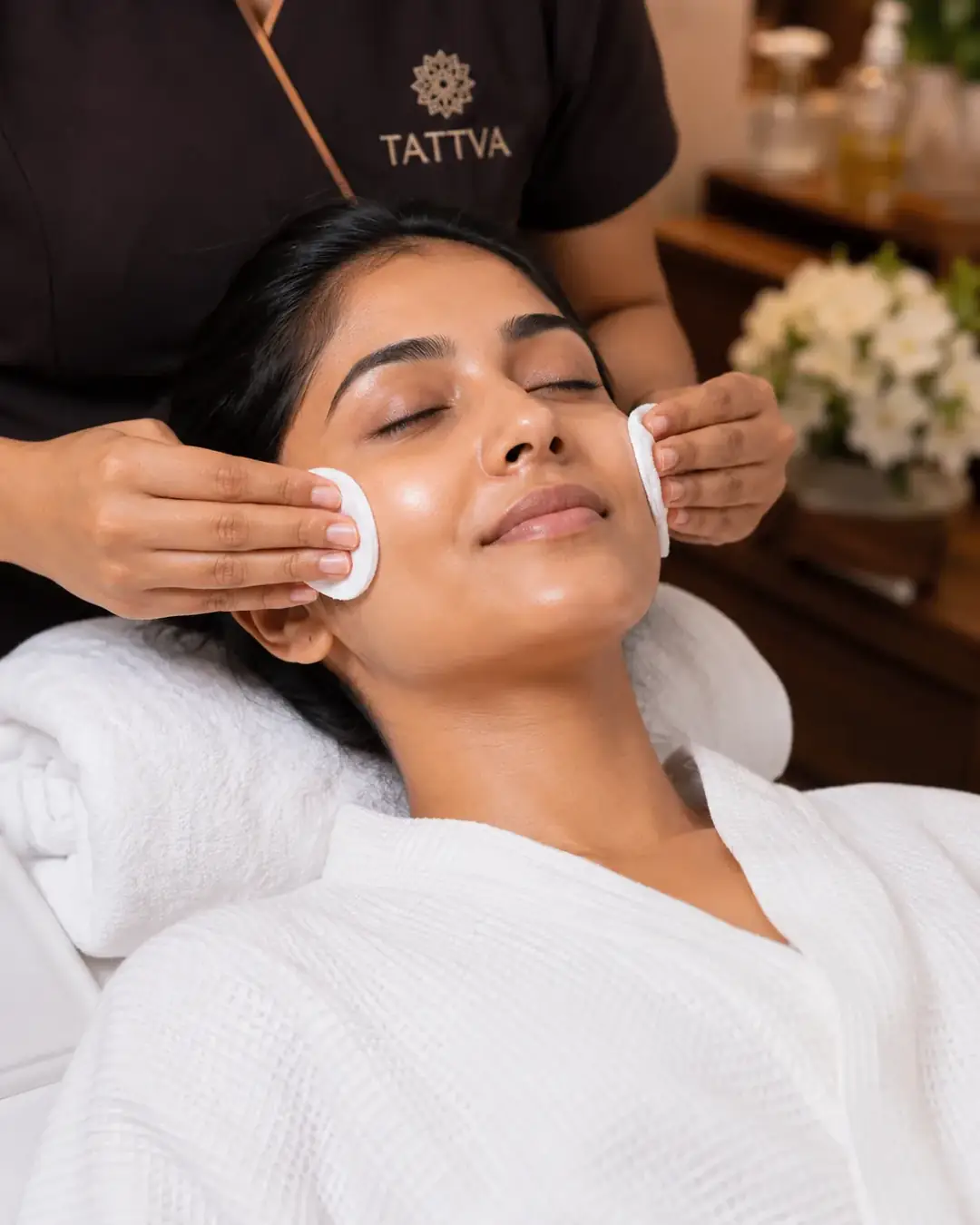 Facial service at Looks Unisex Salon Asansol